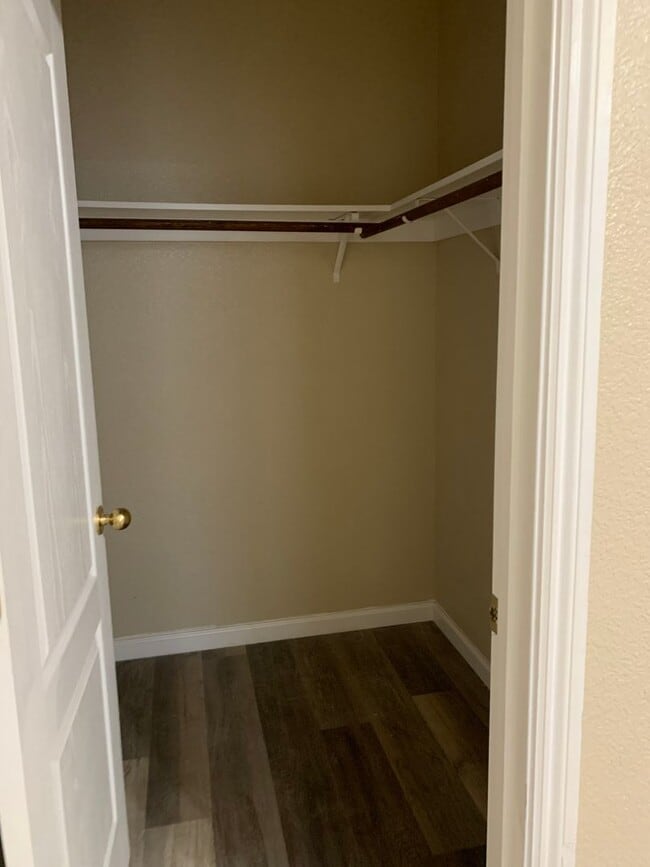 4331 W Elowin Ave in Visalia, CA - Building Photo - Building Photo