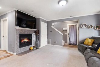 1854 Hillcrest Ave in Enumclaw, WA - Building Photo - Building Photo