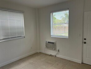 4245 NW 24th Ave in Miami, FL - Building Photo - Building Photo