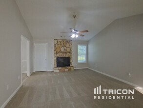 714 Manor Ridge Dr in Loganville, GA - Building Photo - Building Photo