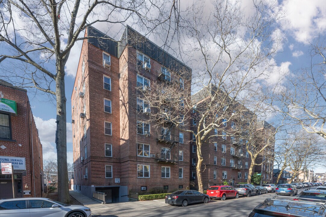 2514-2531 E 7th St in Brooklyn, NY - Building Photo