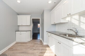 27 Althea St-Unit -1 in Clifton, NJ - Building Photo - Building Photo