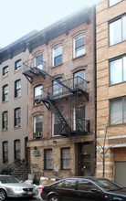 112 W 15th St in New York, NY - Building Photo - Building Photo