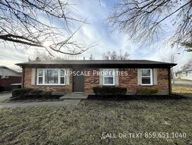 601 Elk Lake Dr in Lexington, KY - Building Photo