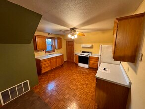 1216 S 21st St, Unit 1216 S 21st St in Manitowoc, WI - Building Photo - Building Photo