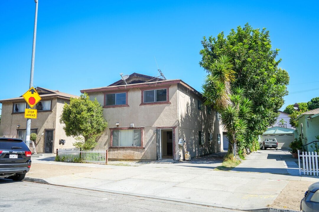 3063 Randolph St in Huntington Park, CA - Building Photo