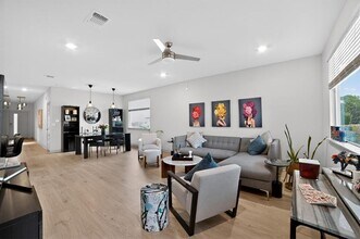 2413 Tucker Ln in Austin, TX - Building Photo - Building Photo