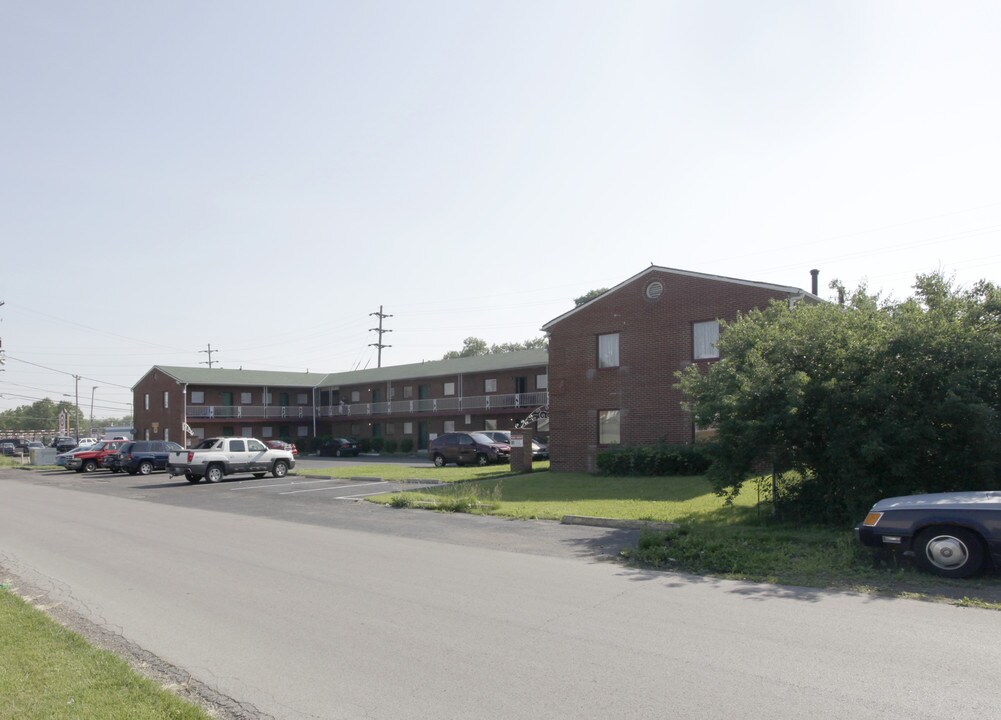 32 - 36 Viotis Dr in Columbus, OH - Foto de edificio