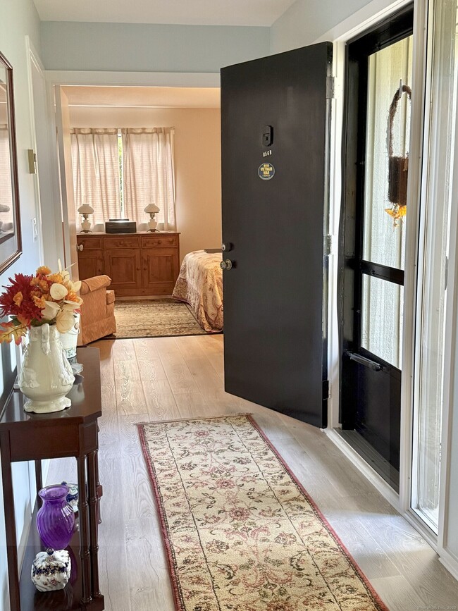 856 Heritage Vlg in Southbury, CT - Building Photo - Building Photo