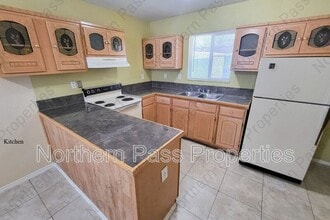 7365 N Loop Dr in El Paso, TX - Building Photo - Building Photo