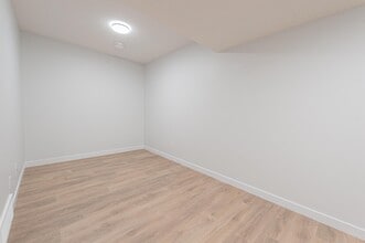 1437 Cherniak Way SW in Edmonton, AB - Building Photo - Building Photo
