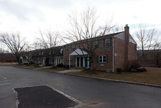 Sheffield Square Apartments in Allentown, PA - Building Photo - Building Photo