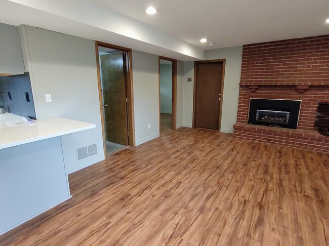 3344 NE 144th Ave, Unit Apartment #B in Portland, OR - Building Photo - Building Photo