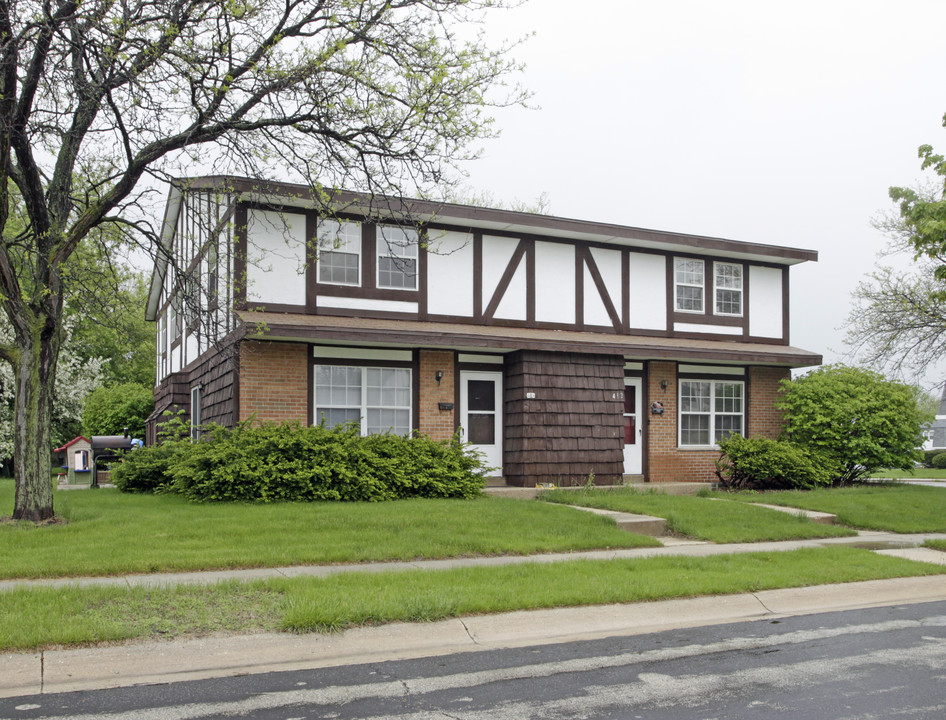 Kendal Oaks Apartments in Saukville, WI - Building Photo