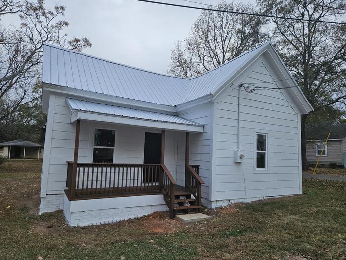 124 Griffith Street in Winder, GA - Building Photo