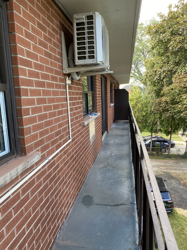 50 Hilda Av in Hamilton, ON - Building Photo - Building Photo