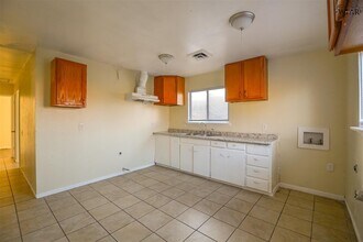 1604 Red Fox Rd in Wichita Falls, TX - Building Photo - Building Photo