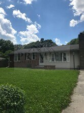 2612 Baker Rd in Independence, MO - Building Photo - Building Photo