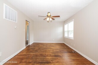 6520 Estele Ave in Louisville, KY - Building Photo - Building Photo