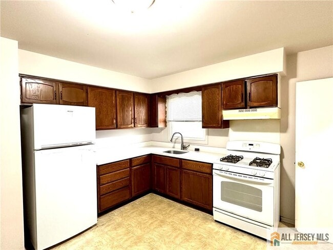 909 Hermann Rd