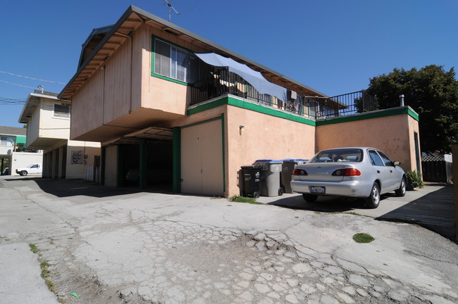3265 Rockport Ave in San Jose, CA - Foto de edificio - Building Photo