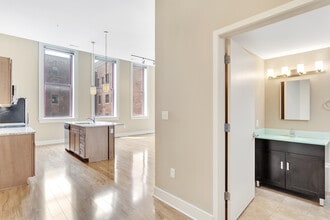 Fifth Avenue School Lofts in Pittsburgh, PA - Building Photo - Building Photo