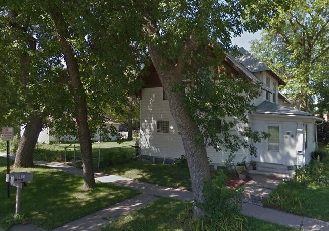property at 4643 Calvert St