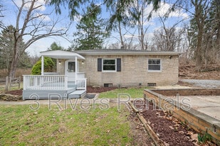 600 Camp Meeting Rd in Sewickley, PA - Building Photo