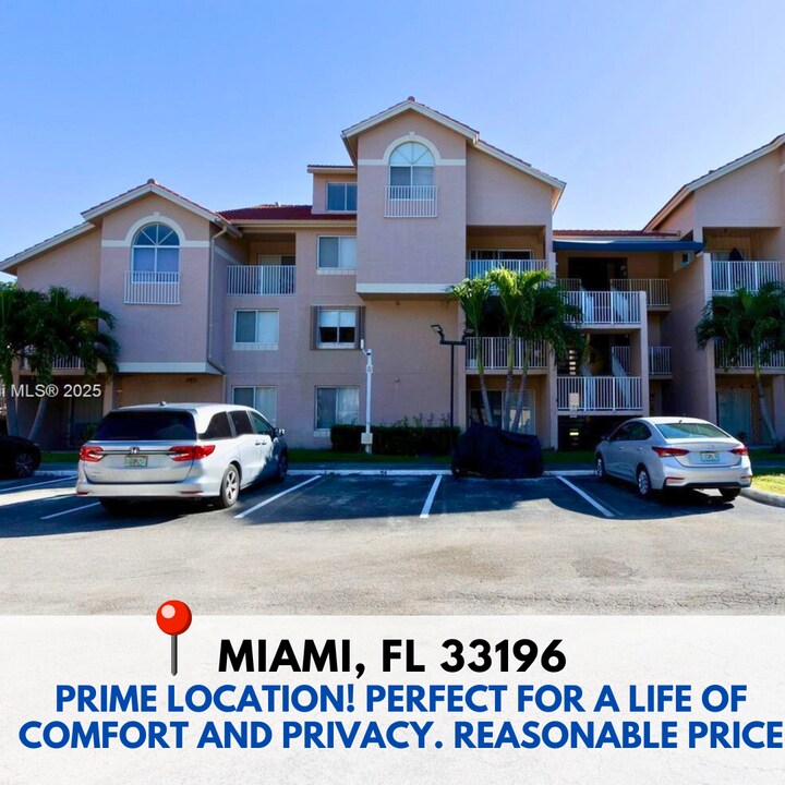 10451 SW 157th Pl, Unit 303 in Miami, FL - Building Photo
