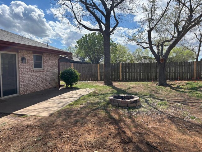 6321 NW Irwin Ave in Lawton, OK - Building Photo - Building Photo