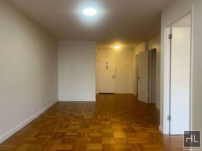 145 4th Ave in New York, NY - Building Photo - Building Photo