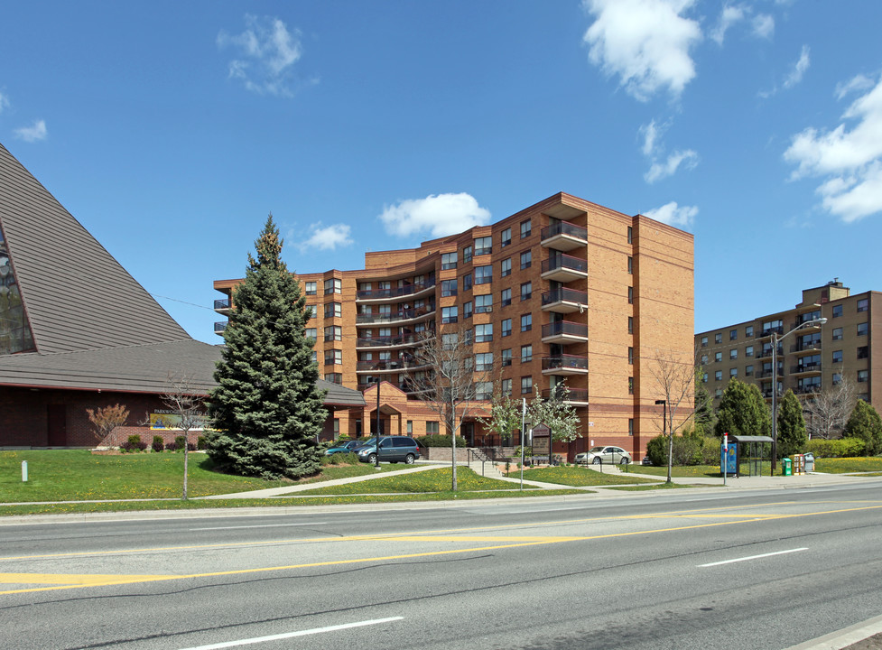 Brookbanks Apartments in Toronto, ON - Building Photo