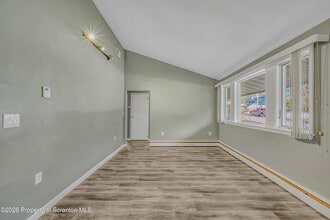 301 Seymour Ave in Scranton, PA - Building Photo - Building Photo