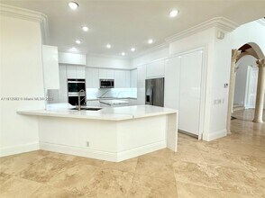 2547 Montclaire Ct in Weston, FL - Building Photo - Building Photo