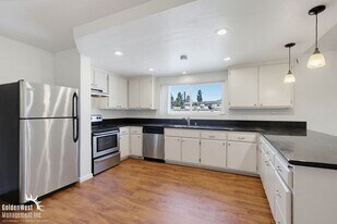 12027 Royal Rd in El Cajon, CA - Building Photo