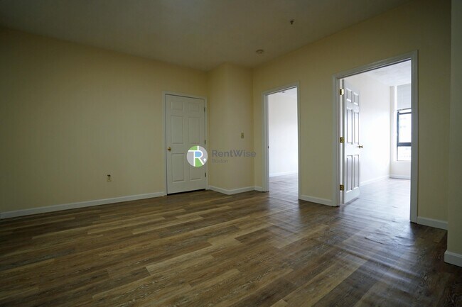 81 Essex St, Unit 82 in Boston, MA - Building Photo - Building Photo