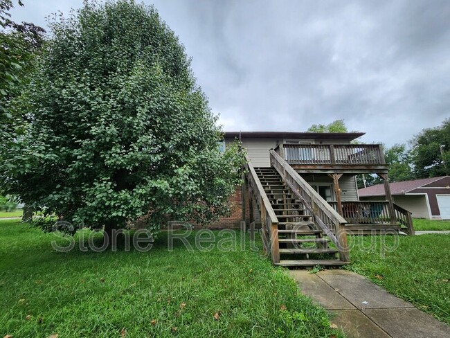 property at 2724 Maple Ave