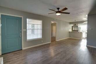 304 John N Garner Cir in Austin, TX - Building Photo - Building Photo