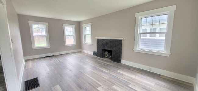 2008 N Anthony Blvd in Fort Wayne, IN - Building Photo - Building Photo