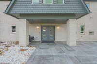 6319 Windmill Cir, Unit 3A in Dallas, TX - Building Photo - Building Photo