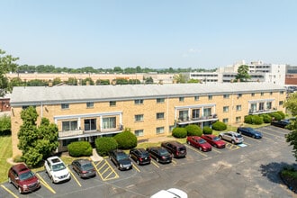 Sunnyslope Terrace in Maple Heights, OH - Building Photo - Building Photo