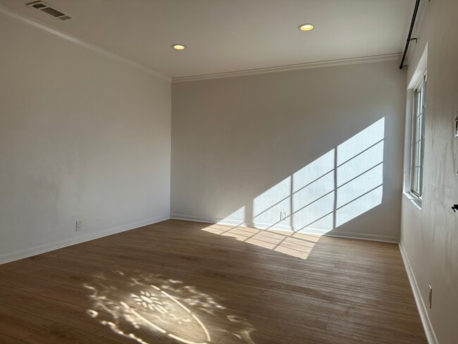 8525 Hargis St in Los Angeles, CA - Building Photo - Building Photo