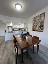 100 Edgewater Dr in Miami, FL - Building Photo - Building Photo