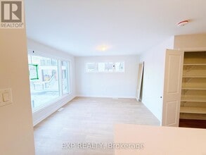 1233 Creekway Private in Ottawa, ON - Building Photo - Building Photo