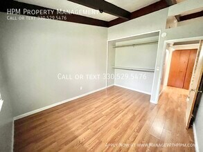 92 Riveredge Pkwy in Berea, OH - Building Photo - Building Photo
