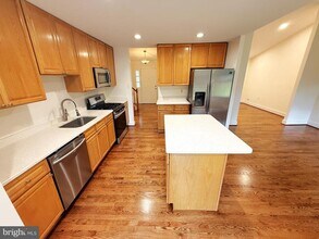 1071 Pipestem Pl in Rockville, MD - Building Photo - Building Photo