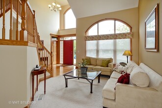 2680 Ginger Woods Dr in Aurora, IL - Foto de edificio - Building Photo