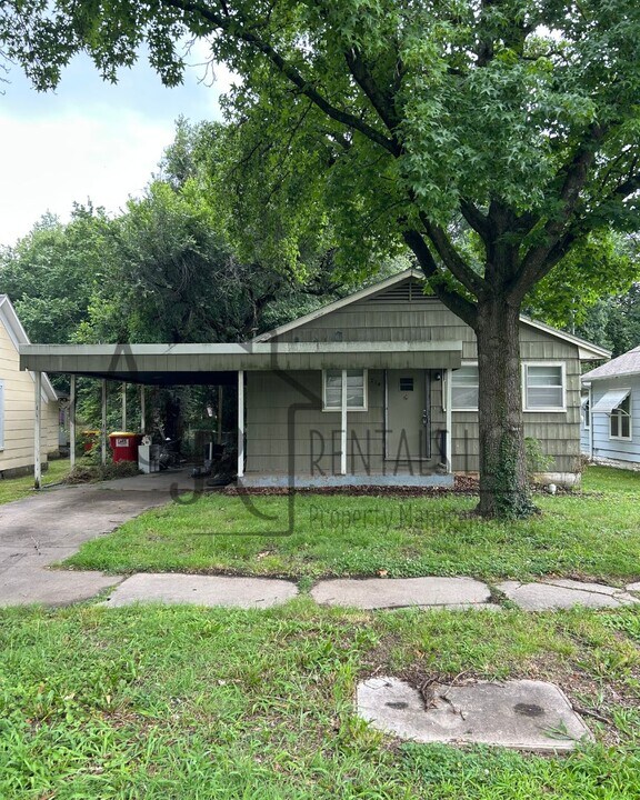 714 S Chestnut St in Pittsburg, KS - Building Photo