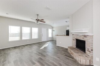 7201 Avington Way in Fort Worth, TX - Building Photo - Building Photo