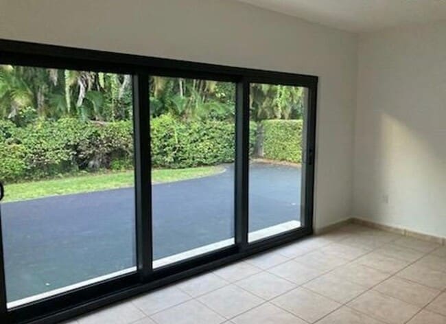 607 Palermo Ave in Coral Gables, FL - Foto de edificio - Building Photo